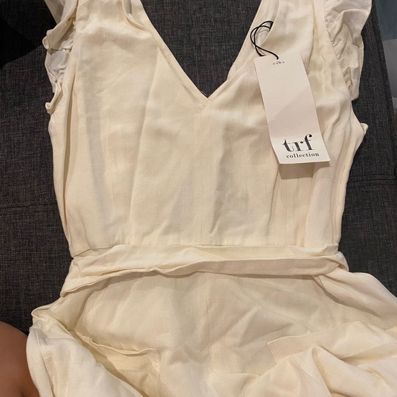 New Zara linen white dress with butterfly shoulder - Picture 10 of 10